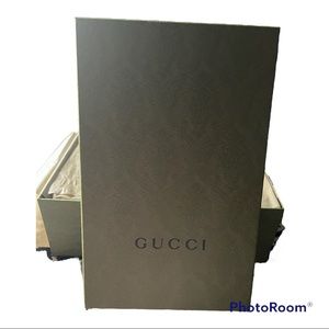 GUCCI TENNIS SHOES SIZE 38 (fits an 8 in women). WORN FOR 3 HOURS ONLY!